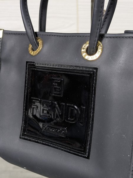 FENDI フェンディ ミニハンドバッグ ビニール ロゴ ラバー ブラック 110625