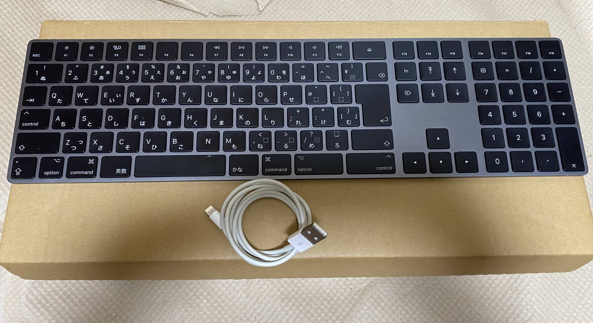 訳あり動作品　Apple Magic Keyboard2世代 (JIS)　テンキー付き　MQ052J/A（A1843） スペースグレー アップル　マジックキーボード