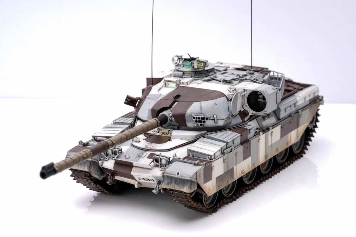 1/35 イギリス軍 チーフテンMk10 主力戦車 組立塗装済完成品_画像2