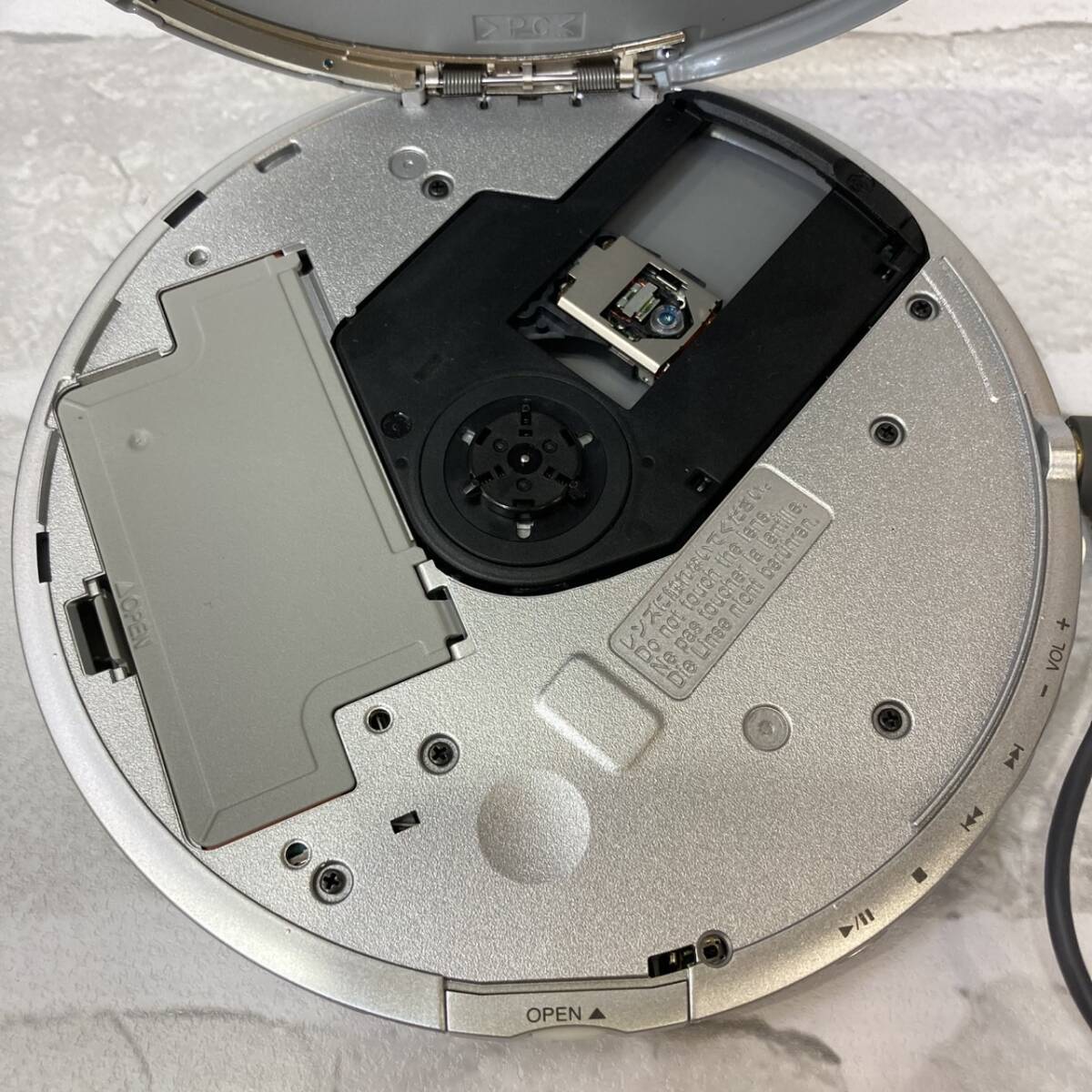 【TC0619】パナソニック SL-CT720-S シルバー色 CDウォークマン 通電確認(rèn)済み 動(dòng)作確認(rèn)済み