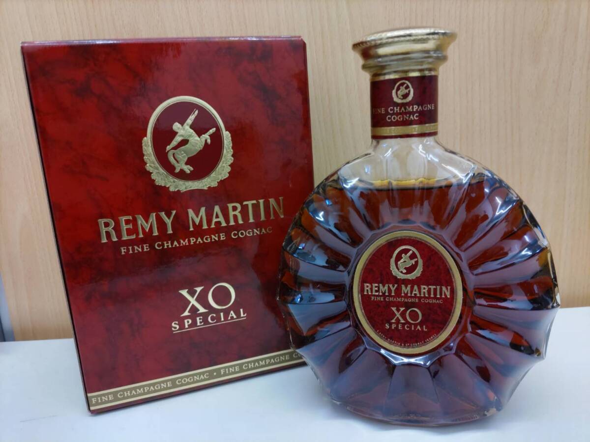 【M0616】同梱不可 ※２０歳未満の者に対する酒類の販売はしません　未開栓 レミーマルタン XO 箱付き REMY MARTIN 700ml 40％