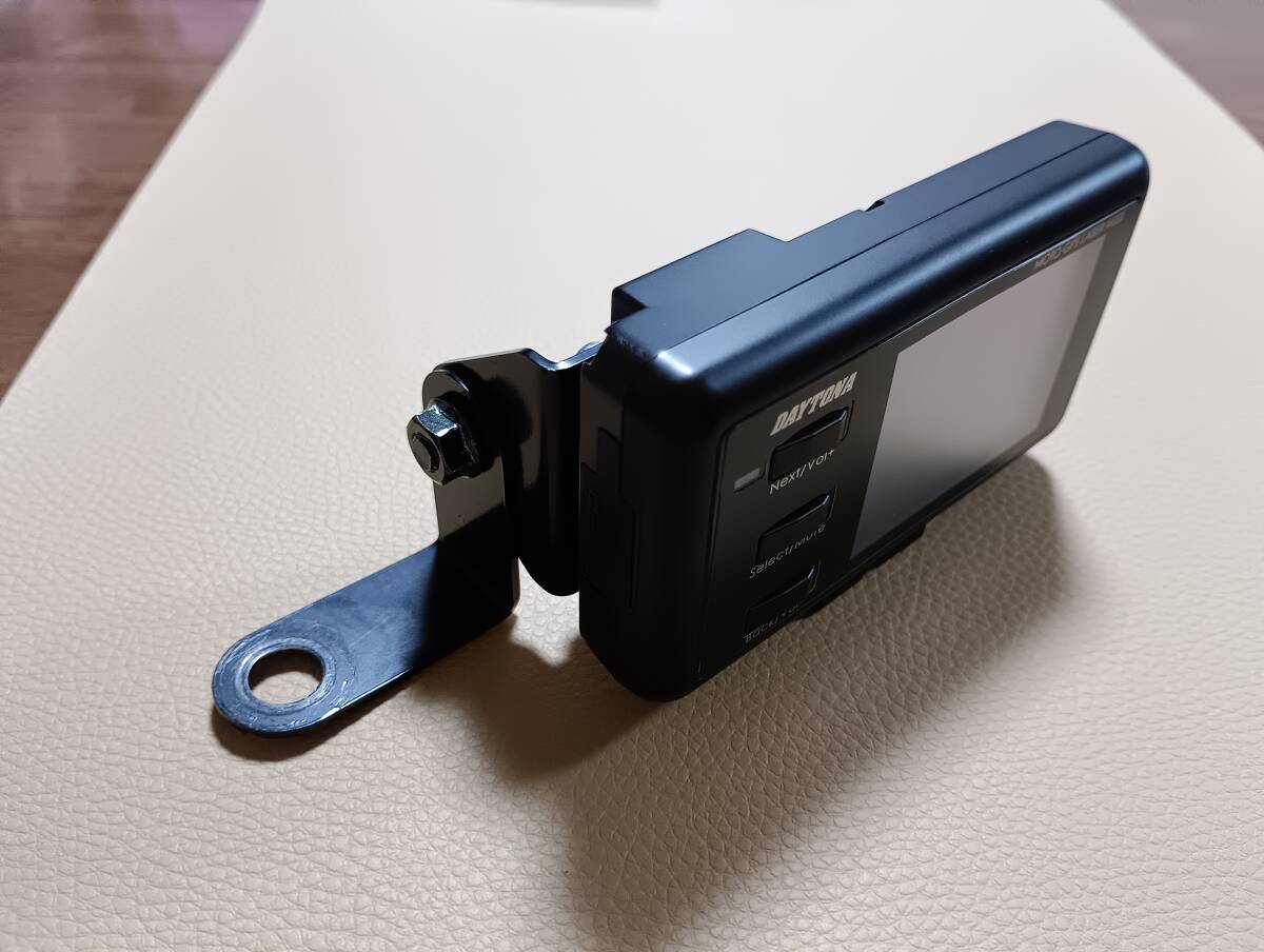 使用済み中古品 デイトナ制 新型移動式オービスMSSS対応「超高感度ＧＰＳレーザー＆レーダー探知機」MOTO GPS LASER 品番:25674