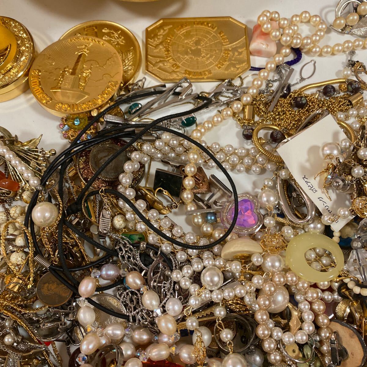 メッキアクセサリーおまとめA 金杯/パール/メダル/ネックレス/イヤリング/ピアス/Nina Ricci/ニナリッチ