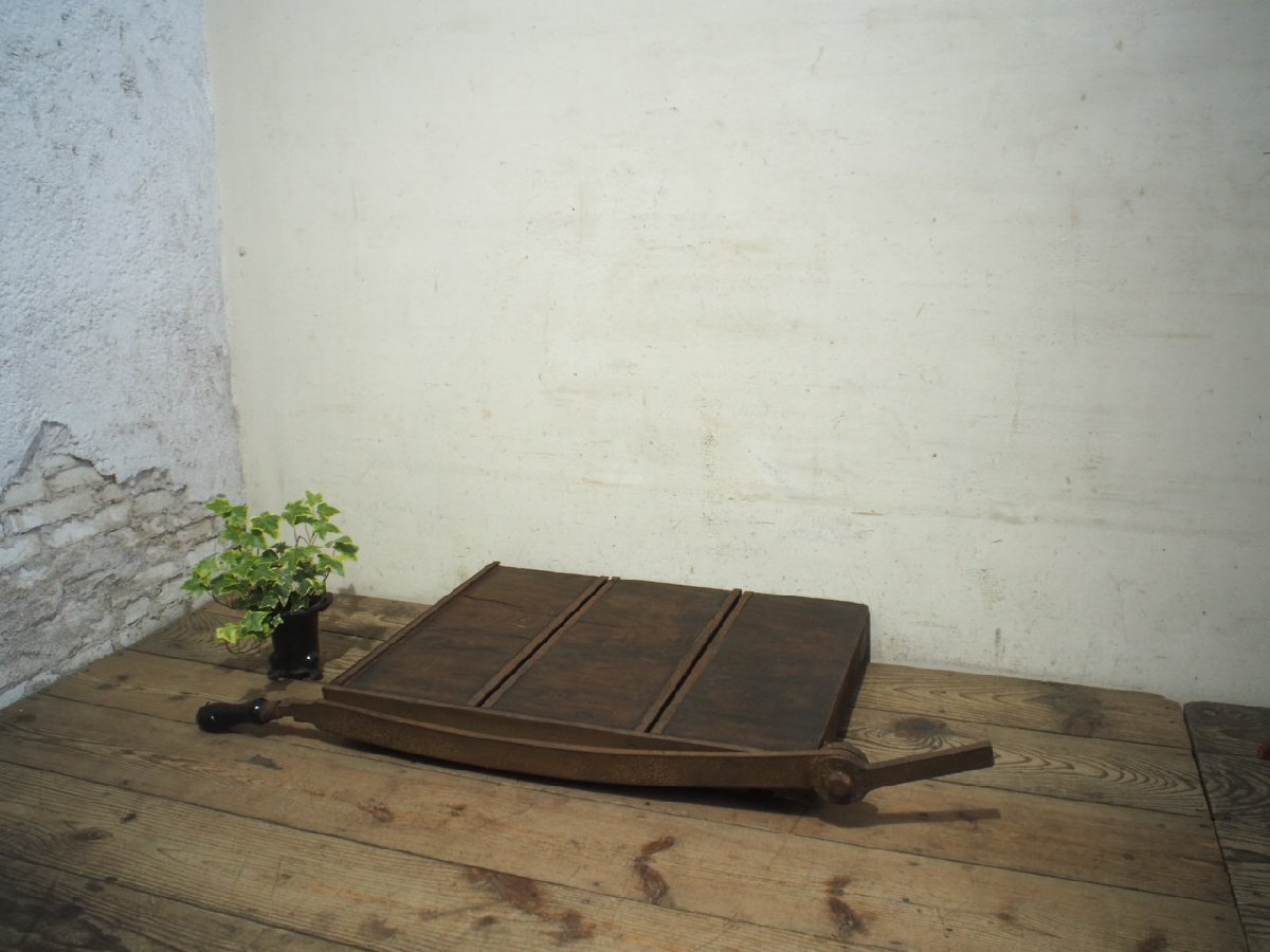 タF0370◆天板W71cm×D61cm◆珍品◆ビンテージ◆重厚な欅のトタンカッター◆工業(yè)系 切斷機 建筑資材 リフォーム DIY オブジェ レトロK笹4
