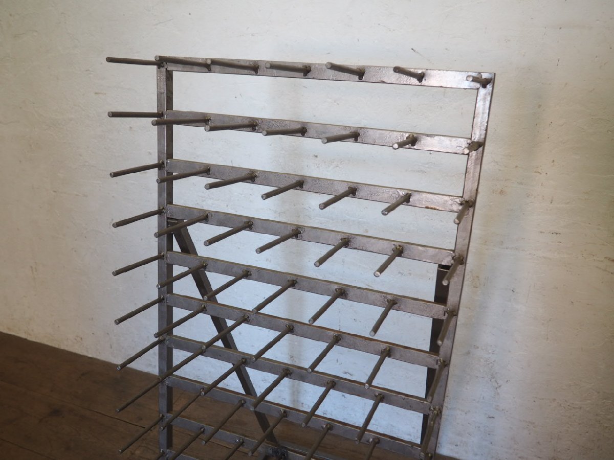 タI0752◆?H122cm×W52,5cm◆ヴィンテージ◆レトロな鉄工所のアイアンラック◆工業(yè)系 飾り棚 陳列棚 古鉄 フック インダストリアルO庭