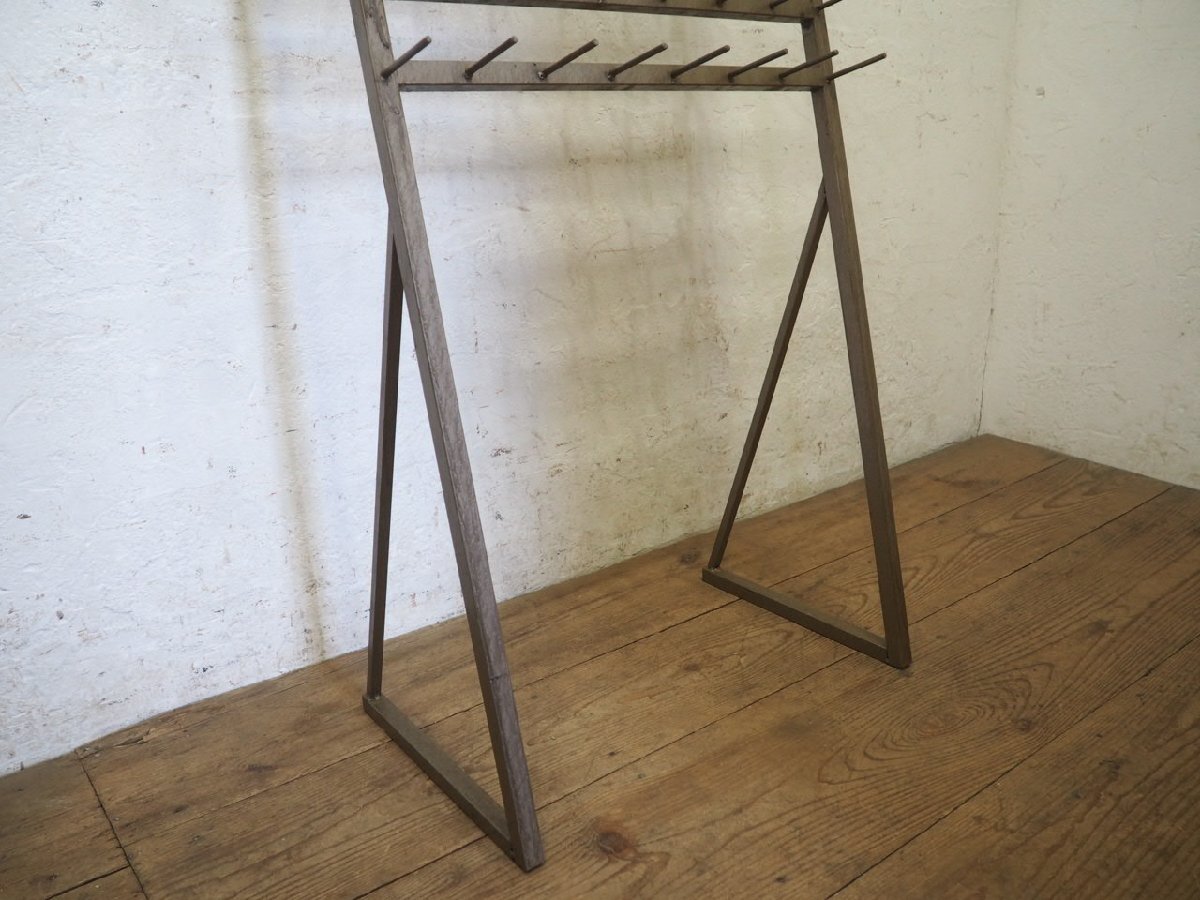タI0751◆?H118cm×W58cm◆ヴィンテージ◆レトロな鉄工所のアイアンラック◆工業(yè)系 飾り棚 陳列棚 古鉄 フック インダストリアルM庭