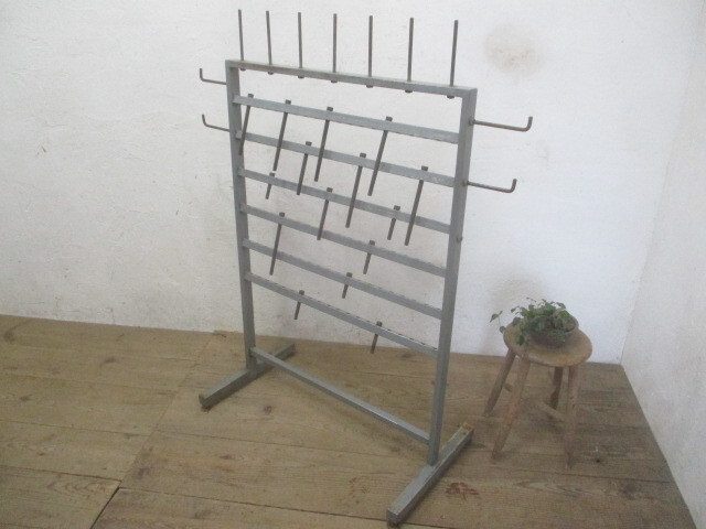 タP782◆②H121,5cm◆ビンテージ◆古い鉄のアイアンラック◆工業(yè)系 工具入れ ボルト インダストリアル レトロ フック 鉄工所I松
