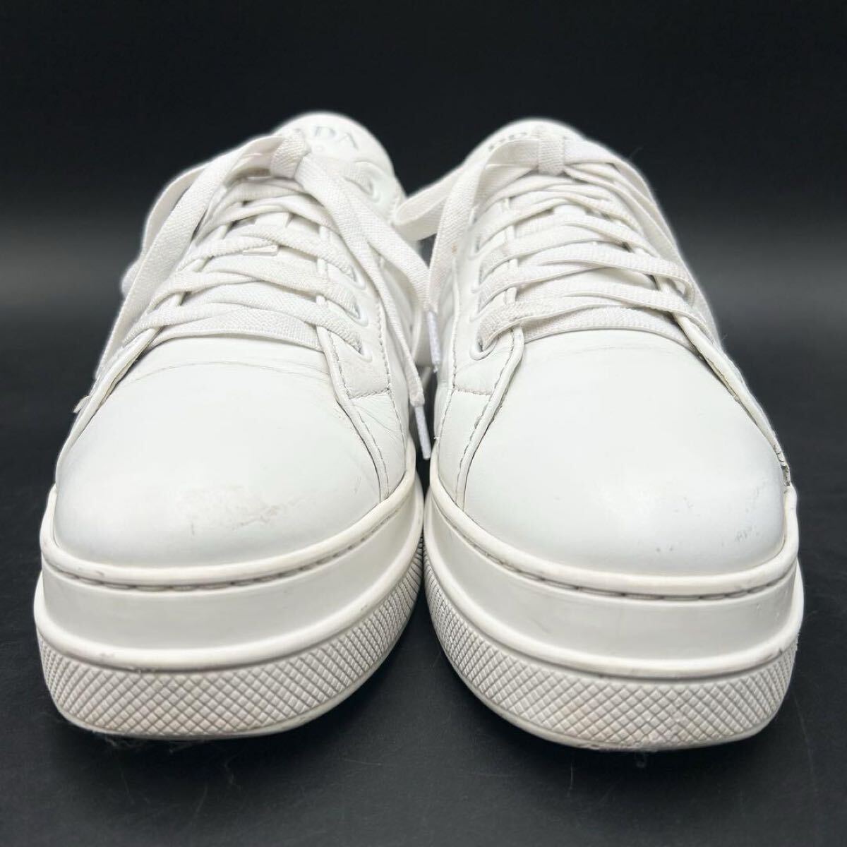 1円 【美品】 PRADA プラダ 【圧倒的高級感】 サイドロゴ サイドライン ロゴ金具 厚底 スニーカー シューズ 靴 ホワイト レザー 24.5cm相當