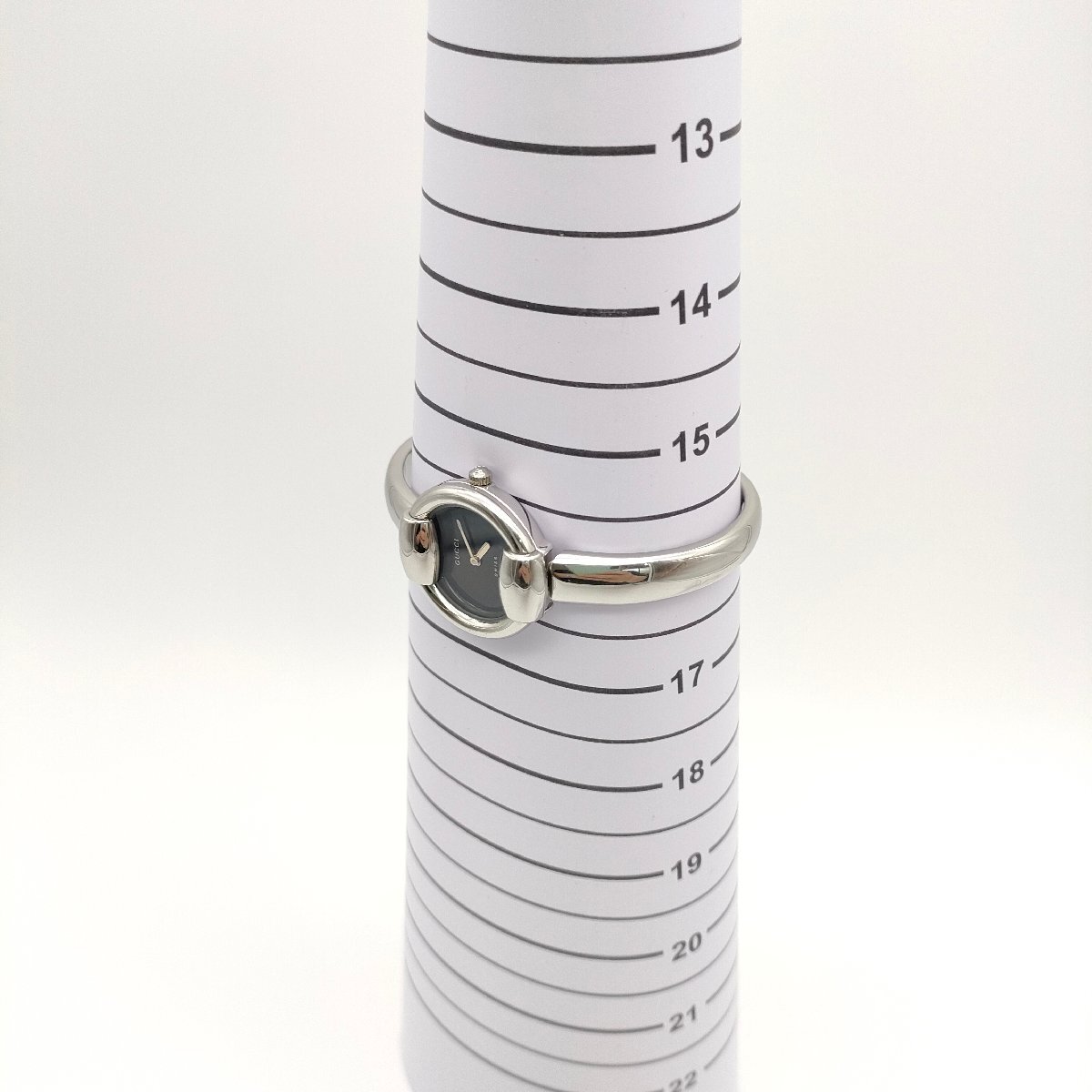GUCCI グッチ 腕時計 バングルウォッチ クォーツ 2針 1400L SS ブラック 文字盤 シルバー レディース アナログ 稼働品 現(xiàn)狀渡し K275