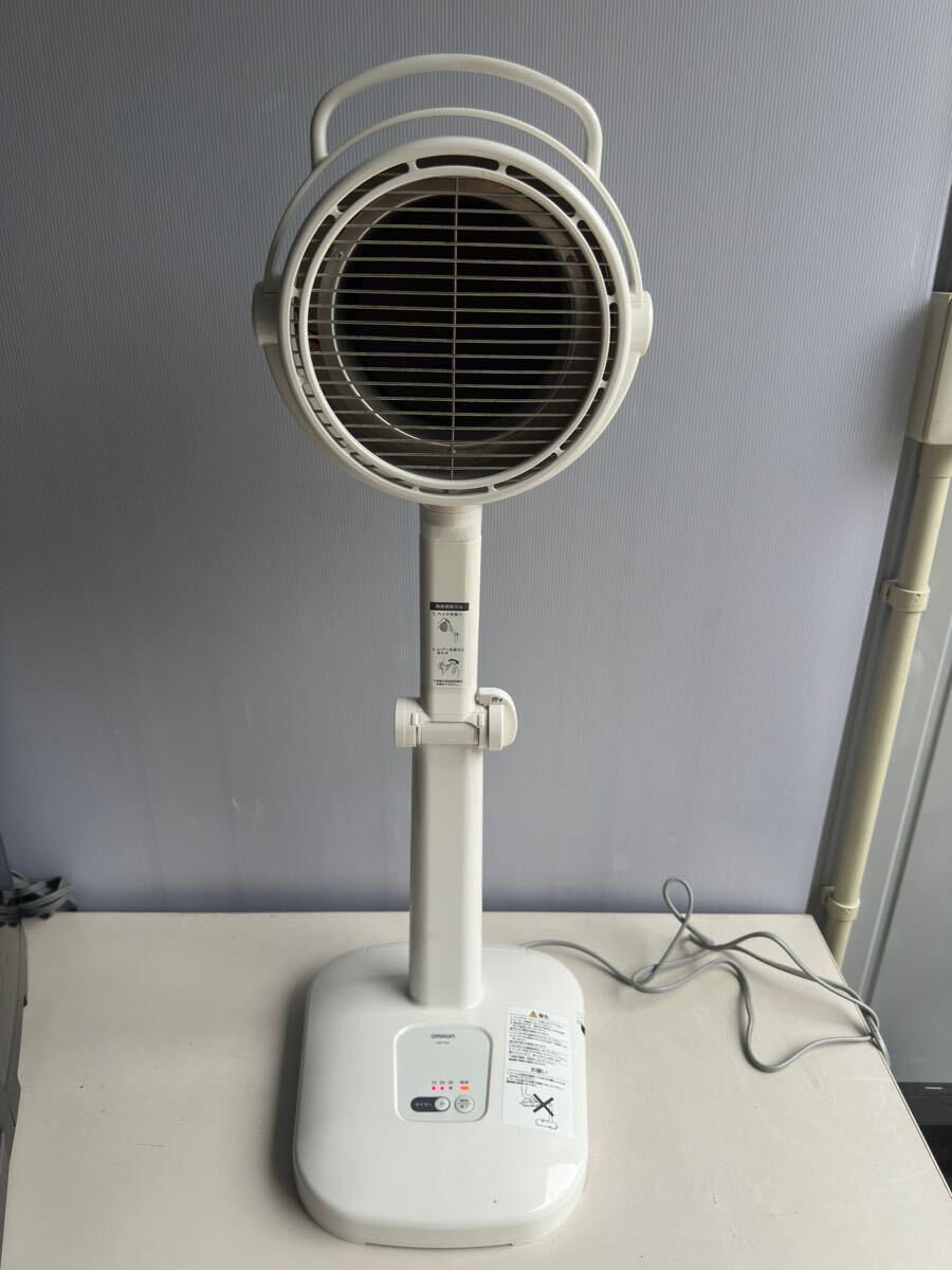 OMRON オムロン 家庭用 赤外線治療器 HIR-226 溫?zé)嶂委?肩こり 冷え性 體質(zhì)改善 健康家電 ヘルスケア　動(dòng)作確認(rèn)済み