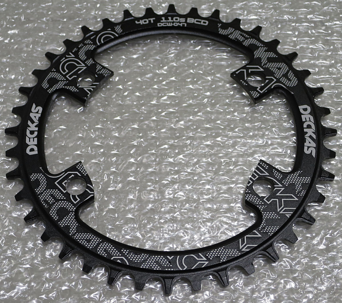 DECKAS ナローワイド 40T PCD(BCD)110 4アーム 4穴 黒色 73g チェーンリング 軽量　未使用