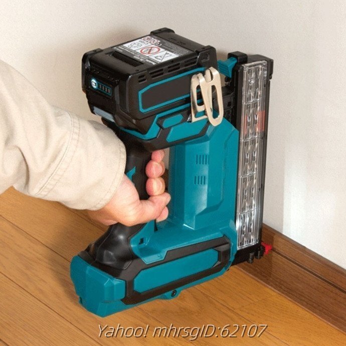 品質(zhì)保証☆電動ピンタッカー 充電式 釘打ち機 単発連続切替可 家具木工用 軒天仮留め バッテリー2個セット マキタバッテリー対応