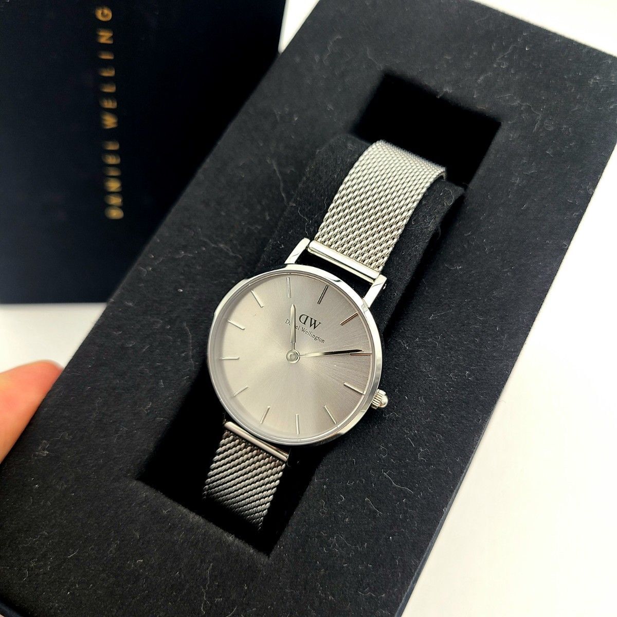 極美品 腕時計 DANIEL WELLINGTON ダニエルウェリントン 稼働品　レディース　シルバー　仕事　ビジネス