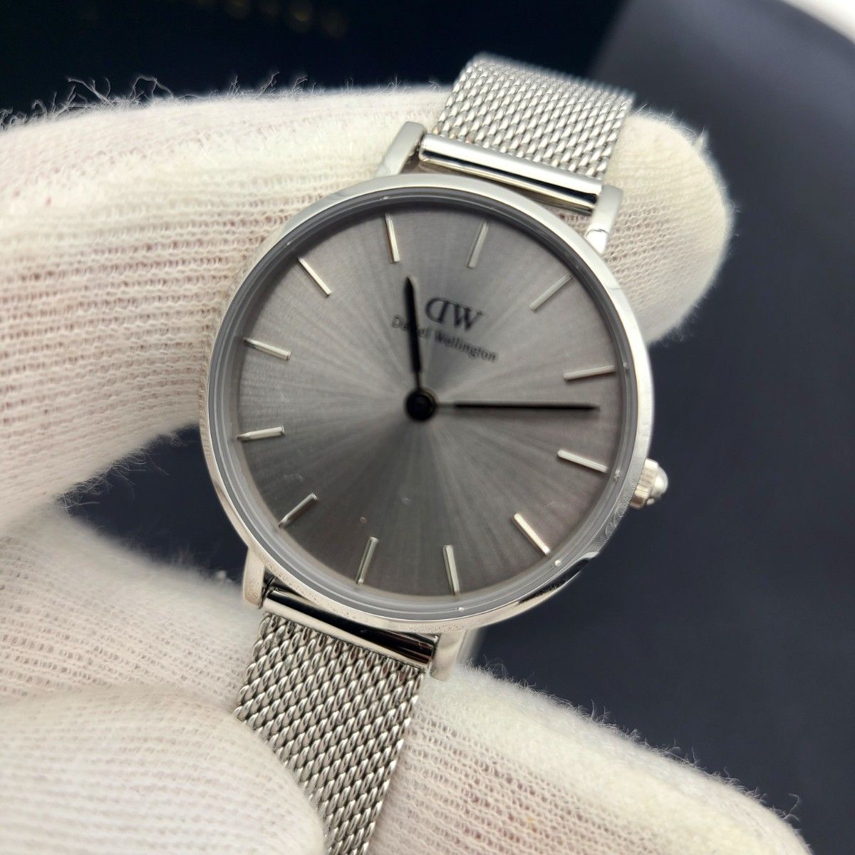 極美品 腕時計 DANIEL WELLINGTON ダニエルウェリントン 稼働品　レディース　シルバー　仕事　ビジネス