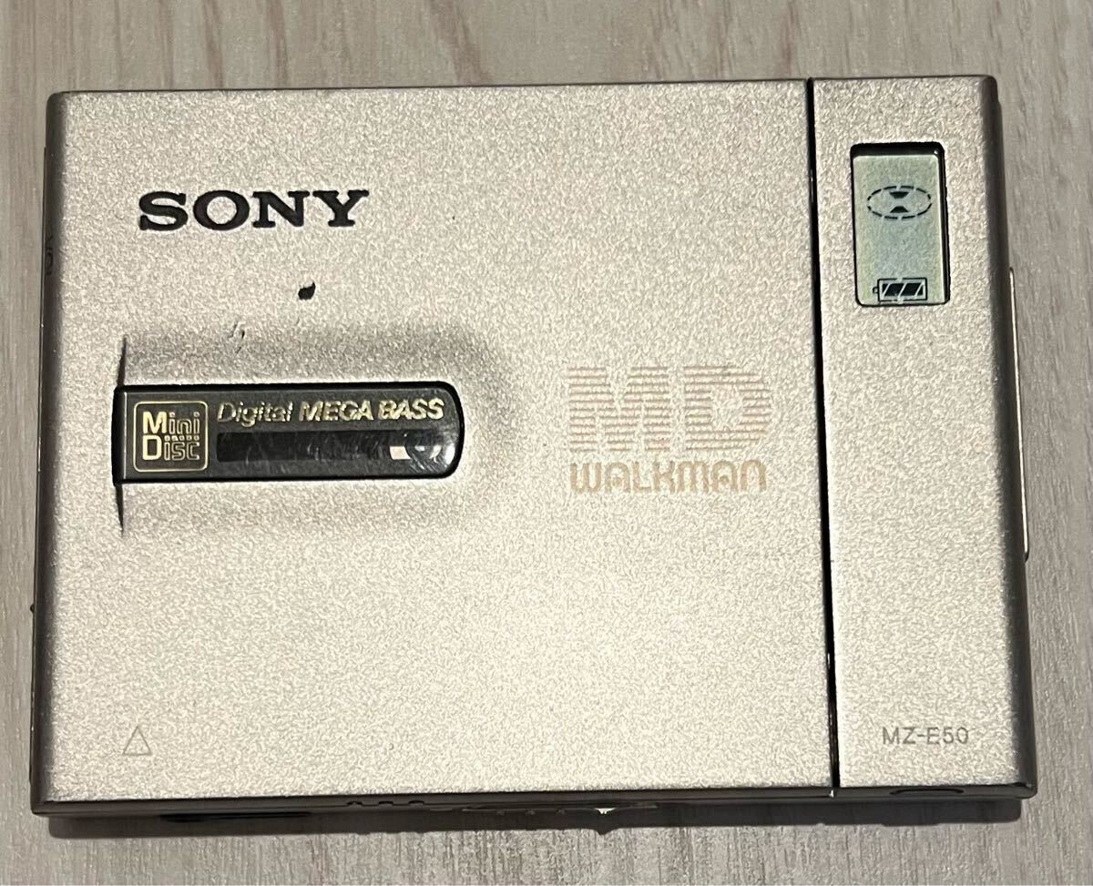 SONY ソニー WALKMAN ウォークマン MZ-E50 MDウォークマン ポータブルMDプレーヤー 充電器付き 通電のみ確認(rèn)済み ジャンク品 中古品