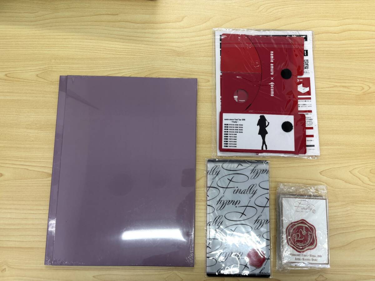 【未使用】安室奈美恵 グッズ まとめ タレント LIVE 記念プレート 貯金箱 ルームランプ 寫真集 スタンド（OIO61）