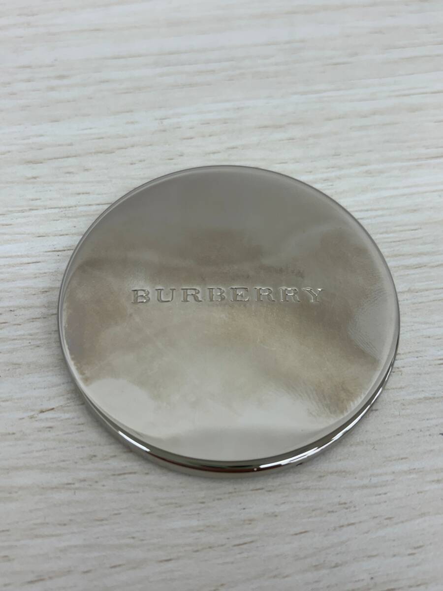 【中古品】　Burberry バーバリー コンパクトミラー&ケース　box付　鏡　小物　シルバー　丸形　IST1774Y