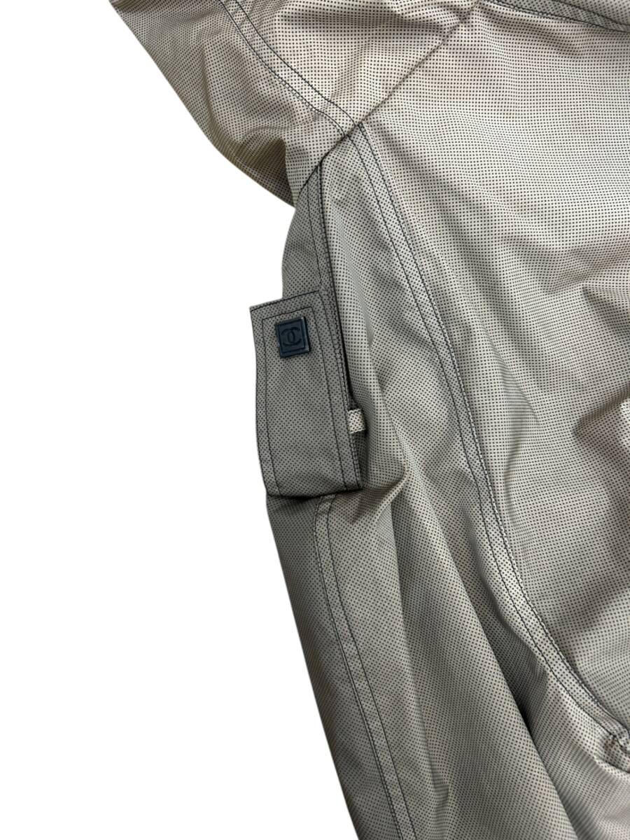 ◎中古品◎シャネル スポーツライン CHANEL 03P レインコート フード付き 38 雨用 カーキ系 ブラック系 tsuEH92267COS
