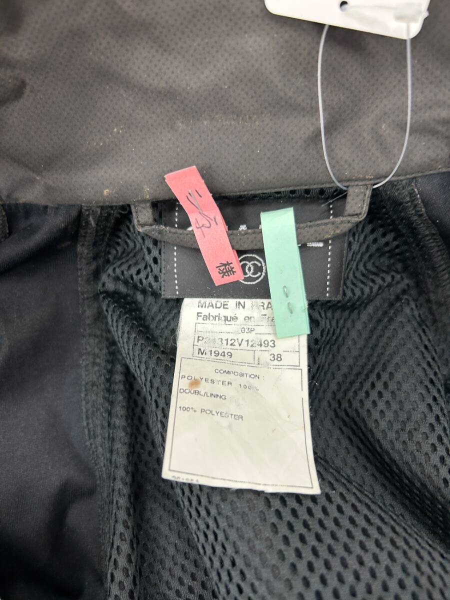 ◎中古品◎シャネル スポーツライン CHANEL 03P レインコート フード付き 38 雨用 カーキ系 ブラック系 tsuEH92267COS