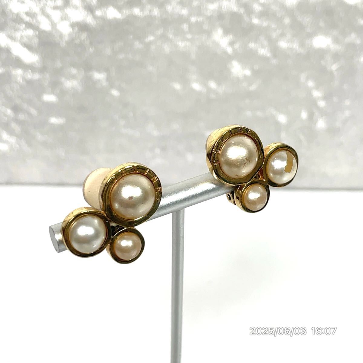 vintage CELINE セリーヌ オーバル パール調 ゴールドカラー ブランドロゴ イヤリング ピアス アクセサリー 装飾品 小物_画像8