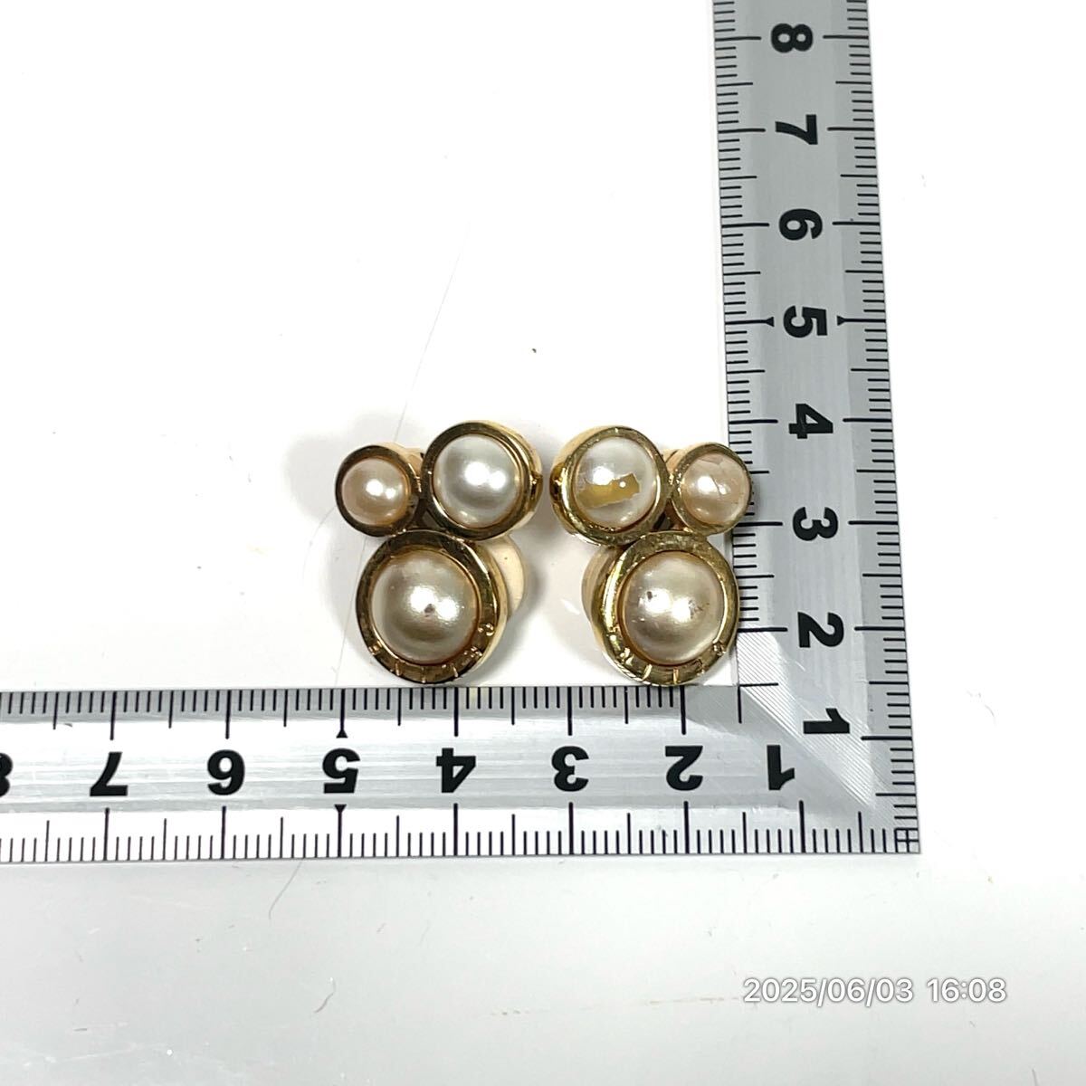 vintage CELINE セリーヌ オーバル パール調 ゴールドカラー ブランドロゴ イヤリング ピアス アクセサリー 装飾品 小物_画像9