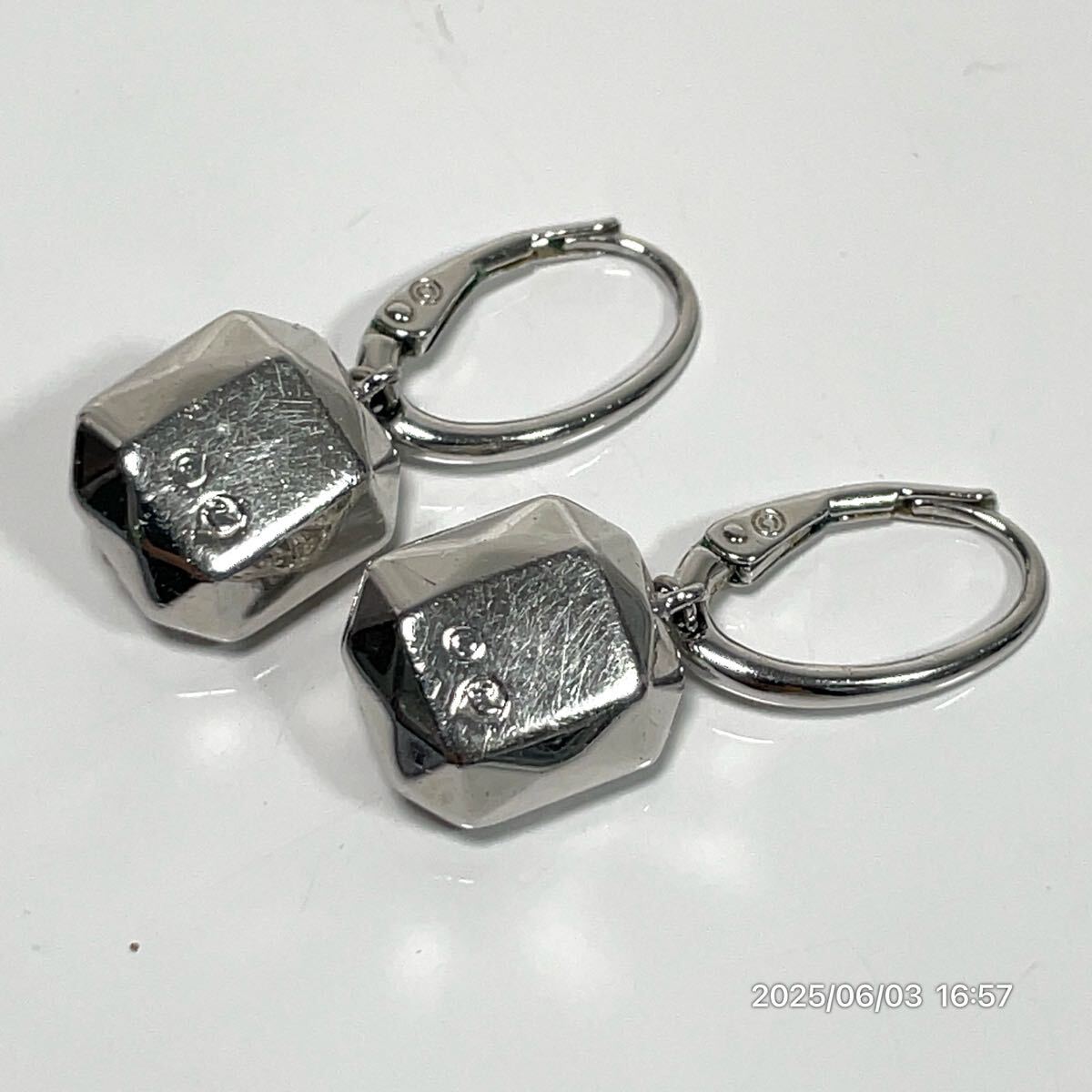 SWAROVSKI スワロフスキー スクエア調 クラッシック風 シルバーカラー クリスタル ラインストーン ピアス イヤリング アクセサリー 装飾品 _画像5