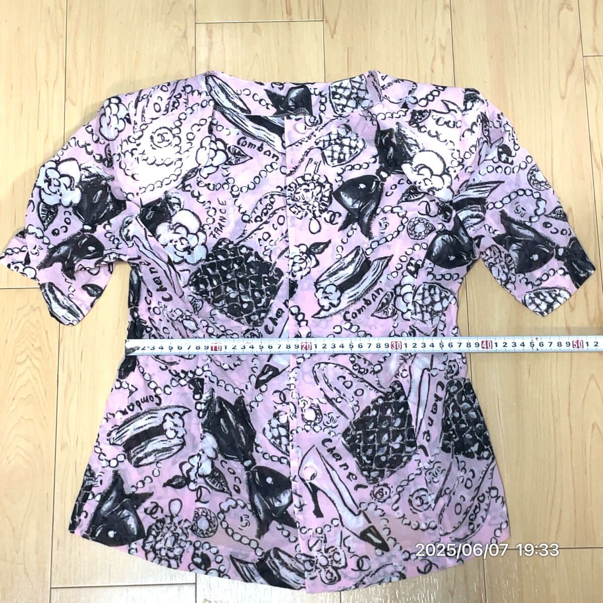 CHANEL シャネル ココマーク カメリア マトラッセ スケッチ柄 総柄 ピンク ×ブラック×ホワイトカラー 卆袖 シャツ ブラウス トップス 