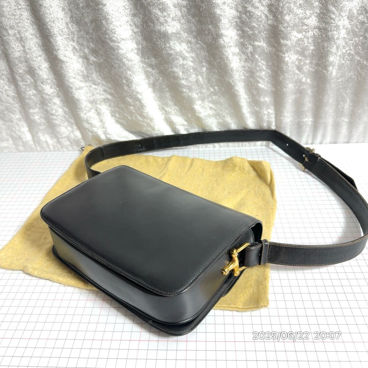 1000円? vintage CELINE セリーヌ トリオンフ金具 ゴールド金具 ボックス型 レザー 本革 ショルダーバッグ クロスボディ 斜め掛け 