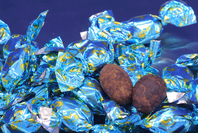 【常溫便】ティラミスチョコ(たっぷり５００ｇ)大人気のアーモンドチョコ?洋酒のおつまみチョコレート…珍味チョコ、チョコ菓子【送料込】