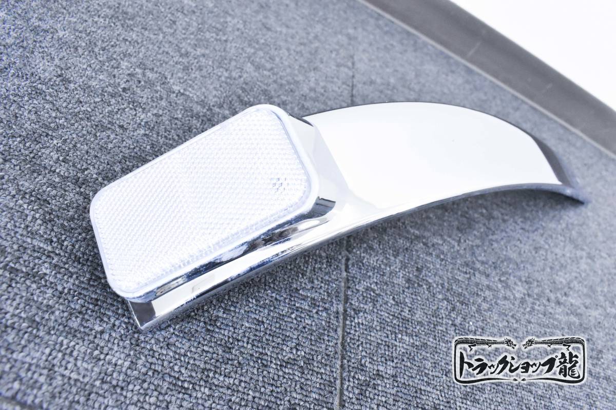 メッキ フロントグリル カスタムロゴ 3分割 三菱ふそう NEWキャンター 后期 標(biāo)準(zhǔn)用 M0982S