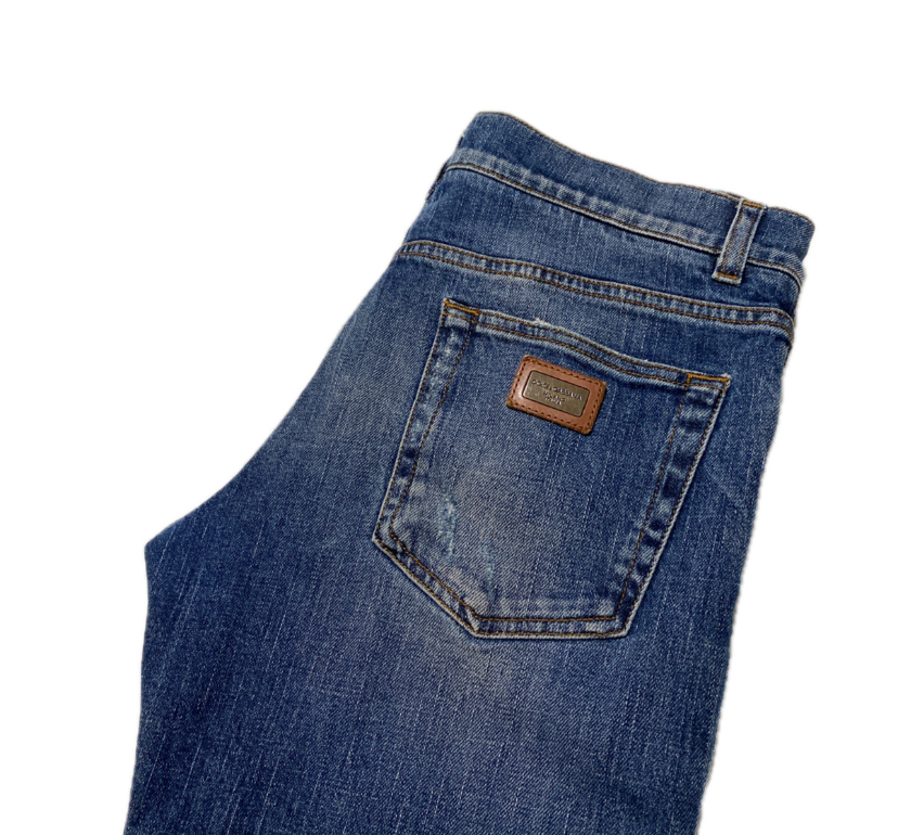 春夏メンズ DOLCE&GABBANA 近年モデル COMFORT STRETCH スリム ストレッチ クラッシュ加工 ウォッシュブルー メタルプレート デニムパンツ