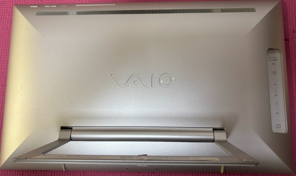 SONY VAIO [TAP21] SVT2121A1J | CPU:core i5-4200U | память :16GB | новый SSD512GB + HDD1000GB | Windows11 Pro | office2021Pro