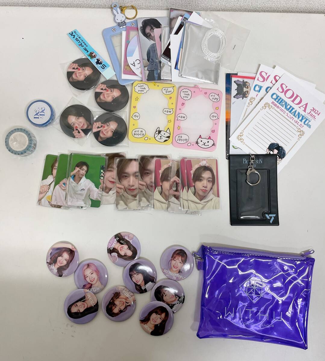 【K-POPアイドル グッズなどまとめて★】SEVENTEEN/TWICE/カラット棒ver.2 /NIZIU/シュアイボ/Taste of Love/キーホルダー/S76-077