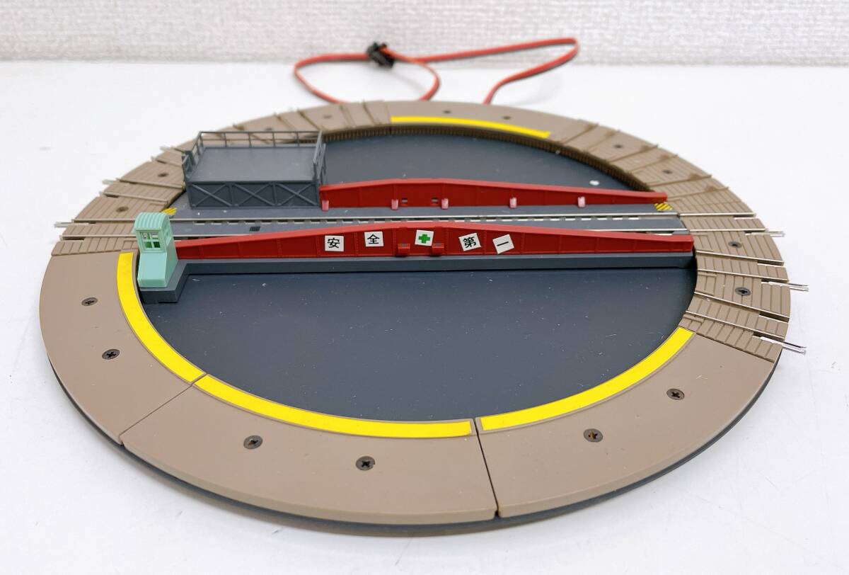 トミックス　扇形機関庫と電動ターンテーブルセット（ジャンク品） トミックス 扇形機関庫と電動ターンテーブルセット（ジャンク品
