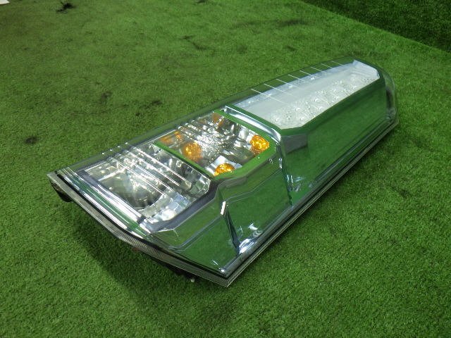 * быстрое решение есть H26 год flair MJ44S оригинальный правый LED задний фонарь 1A23-51-161 TOKAI 35603-72M1 MH44S Wagon R [ZNo:06024675]