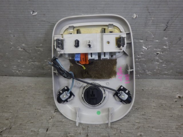 # 即決あり H19年 プジョー 407 GH-D2BR SWスポーツ2.2 純正 ルームランプ マップランプ 室內(nèi)燈 中古 [ZNo:04031811]