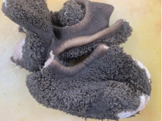 お買(mǎi)い得?。椷x 安い!! 國(guó)産和牛ミノ みの(皮付き) 「ミノ」1.0kg ミノ 冷凍 焼肉 バーベキュー ホルモン BBQ ミノ 10kg迄送料同額同梱可