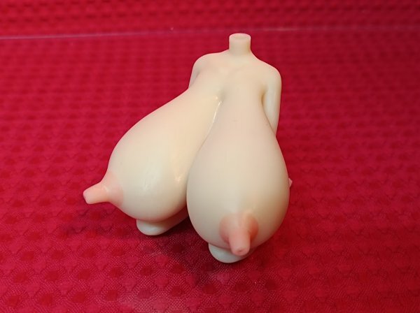 No74　完全オリジナル品　ボディのみ　1/12スケール?。保保播攻暴`ル　Figma　フィグマ　改造　挿替　差替　爆乳　巨乳