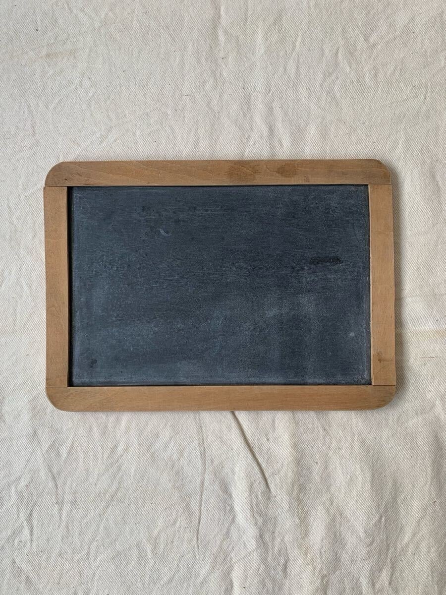 経年の雰囲気が素敵な古い木枠石板黒板 看板メニューボードアンティークビンテージ古道具インテリアディスプレイ店舗什器カフェレトロ雑貨