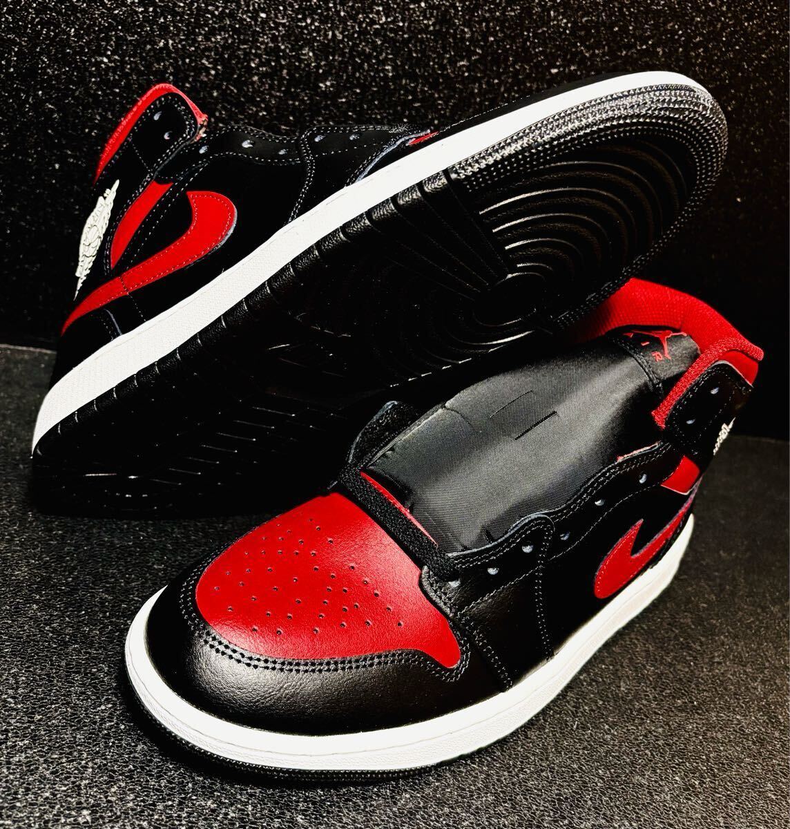 ☆送料込■新品28.0cm■ナイキ エア ジョーダン１MID ブラック/サミットホワイト/バーシティレッドAIR JORDAN 1 【定価.18700円】_画像9