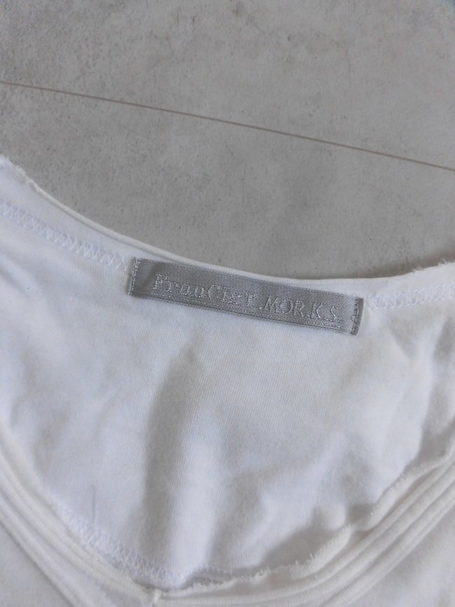 FranCisT_MOR.K.S.フランシストモークス/ART.F.C.T.M/MT1023RL/コットン モダール カットオフ加工 スカルプリント Vネック Tシャツ3/メンズ