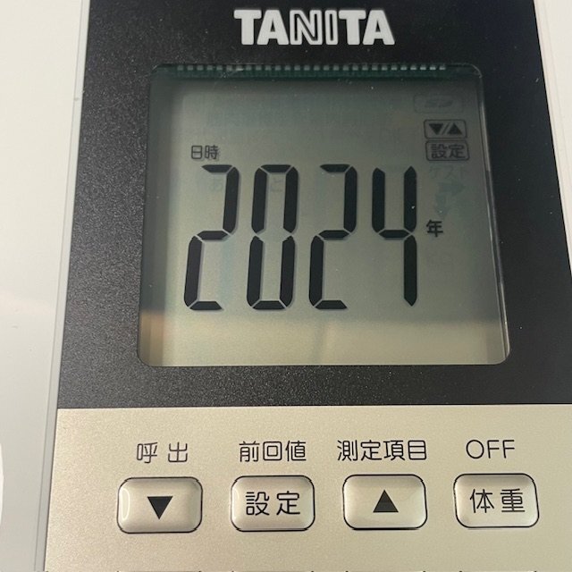 【未使用】TANITA タニタ 體組成計(jì) BC-773 ホワイト 體重計(jì) BMI 収納 健康管理 HMY 內(nèi)臓脂肪 體內(nèi)年齢 筋肉量 水分量 シンプル