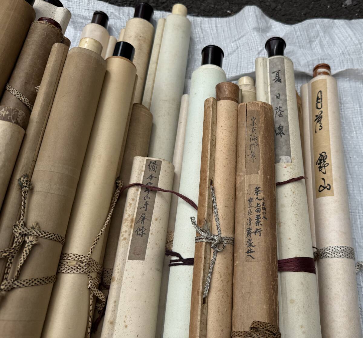 大量 掛軸 まとめて51本セット 書画 中国画 山水 花鳥日本画 佛画! グランドセール 書画 まとめて51本セット 掛軸 大量 中国画 佛画