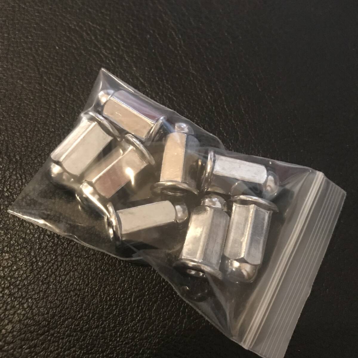 送料無(wú)料 8個(gè) M6 P1.0 長(zhǎng)21mm クロムメッキ フランジナット マフラーナット ゼファー400 Z400FX Z1 バリオス CB400 ホーネット XJR CB750