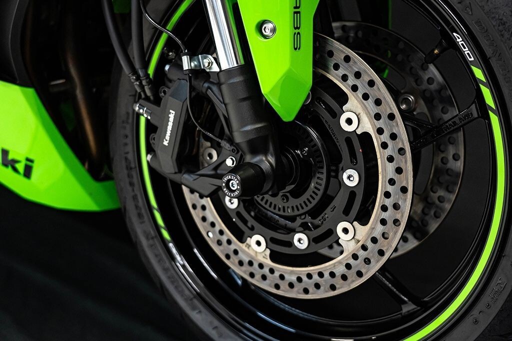 カワサキ　ZX-25R　21-24 ZX-4RSE 24-25 ZX-4RR 24-25 TRICKSTAR　トリックスターフロントアクスルスライダーカスタム　イメチェンに！