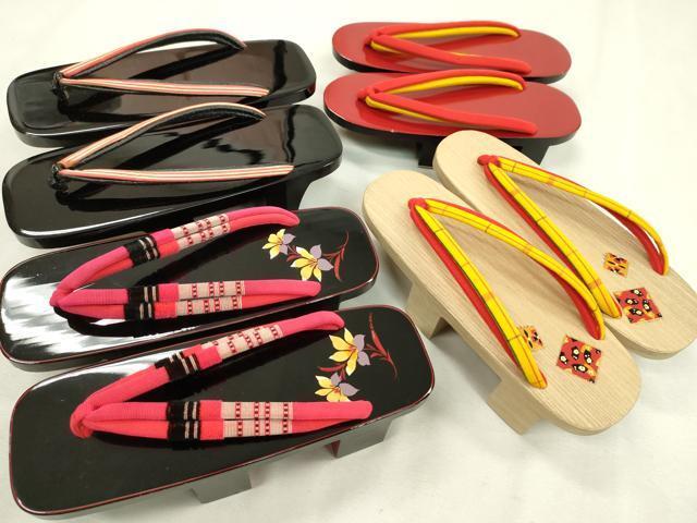 平和屋著物＊夏物　和裝小物　駒下駄まとめて４足　浴衣　二枚歯　黒涂り　朱涂り　花　足駄　高下駄　會(huì)津桐　未使用多數(shù)　逸品CAAQ8388ju