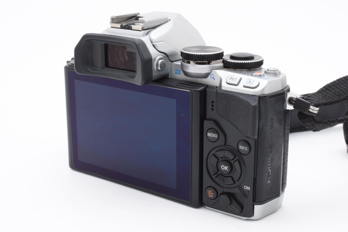 #d116★美品★ オリンパス OLYMPUS OM-D E-M10 ボディ