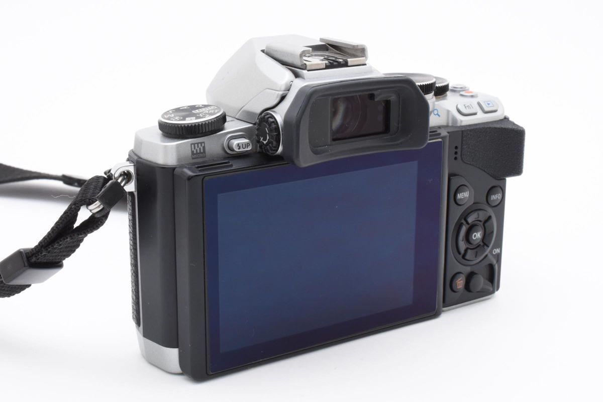 #d116★美品★ オリンパス OLYMPUS OM-D E-M10 ボディ