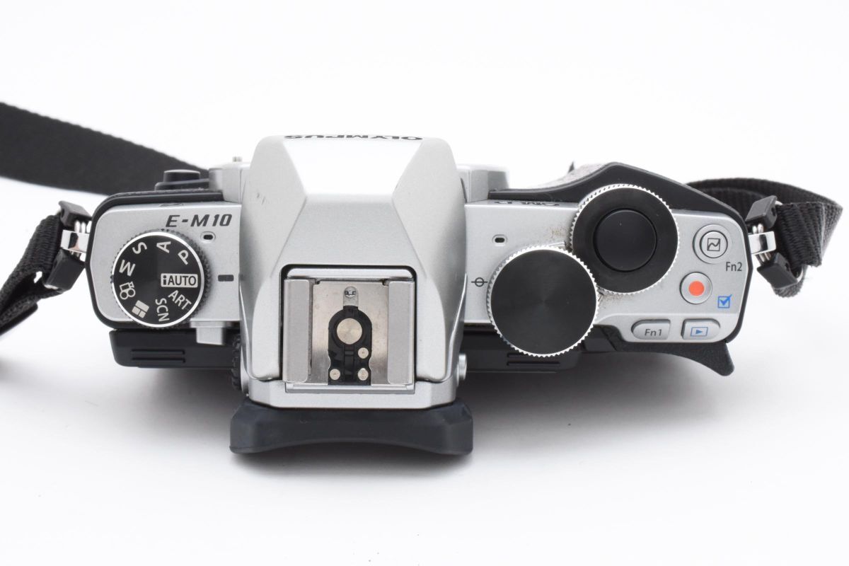 #d116★美品★ オリンパス OLYMPUS OM-D E-M10 ボディ