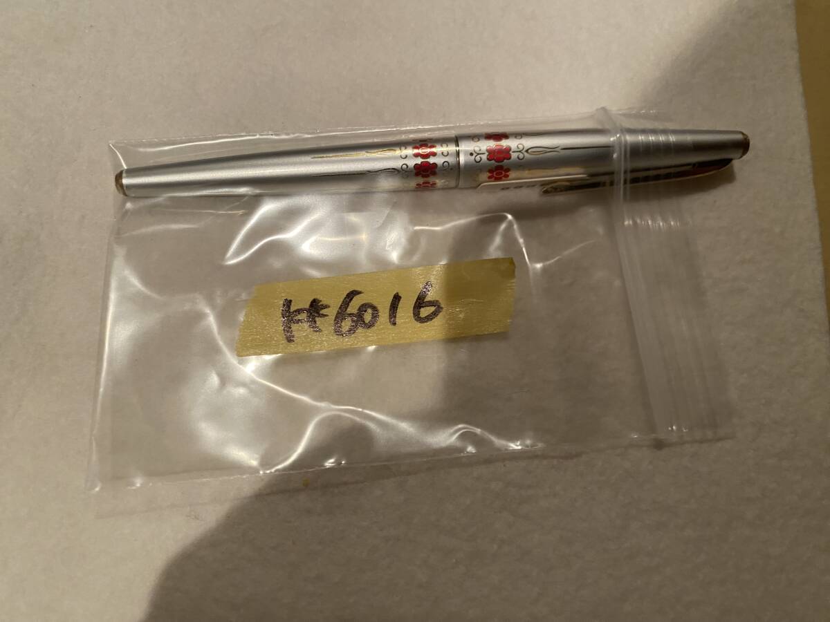 希少 パイロット　 萬年筆 　ペン先一體型　 PILOT　 廃盤モデル 　８K 　KK6016